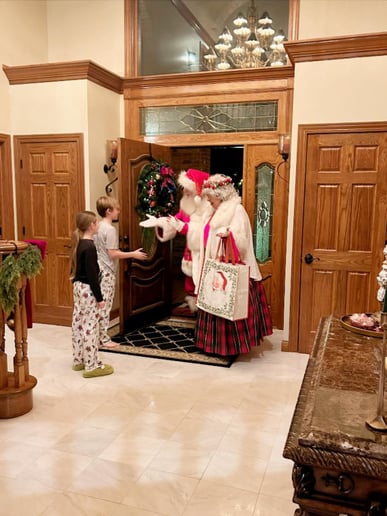 Gallery photo 6 of Santa Jerry & Mrs Joy Claus
