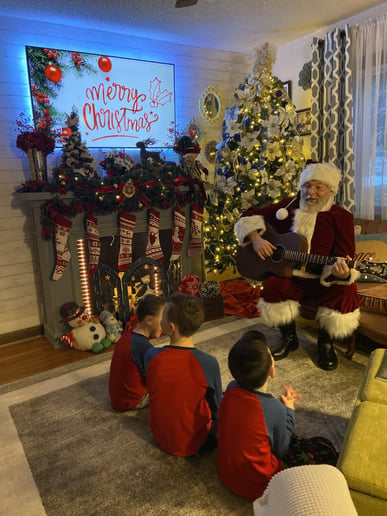 Gallery photo 4 of Santa Jingle Rock Jim