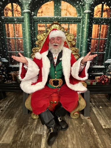 Gallery photo 3 of Santa Joey