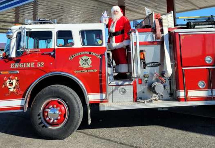 Gallery photo 6 of Santa Ken
