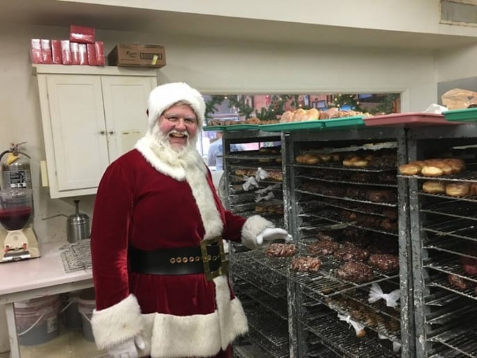 Gallery photo 3 of Santa Kennison