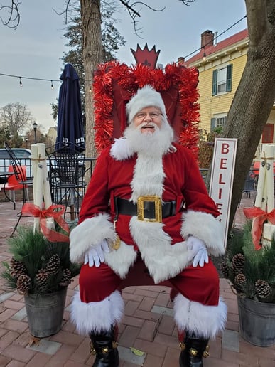 Gallery photo 6 of Santa Kevin-A real bearded Claus