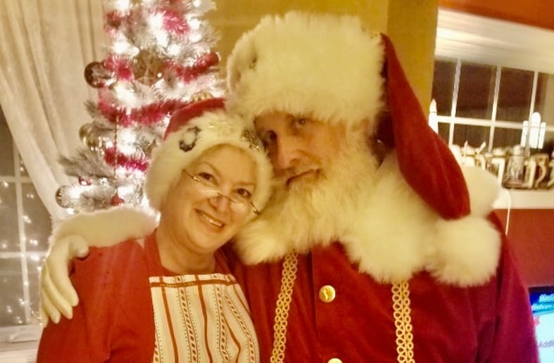 Gallery photo 10 of Santa Kevin Schorn