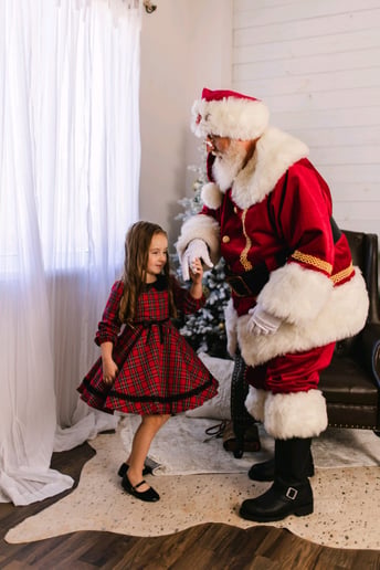 Gallery photo 8 of Santa Kevin Schorn