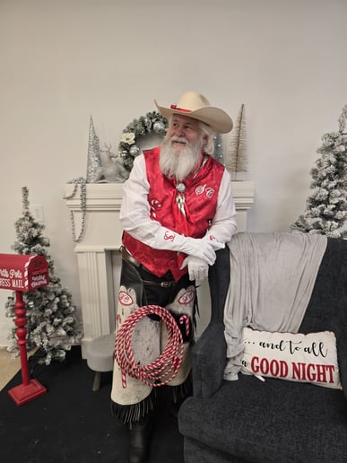 Gallery photo 10 of Santa Kirby