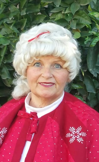 Gallery photo 2 of Santa Kyle Lovett