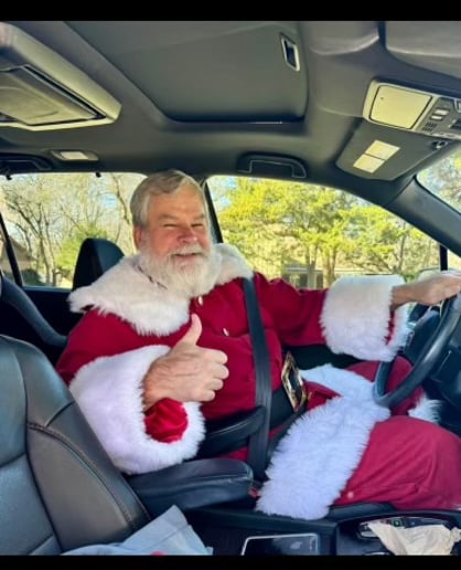Gallery photo 1 of Santa Larry