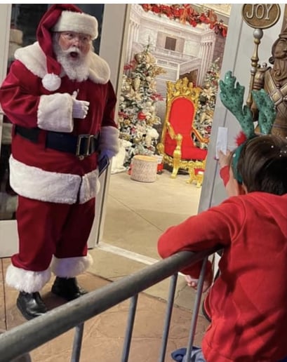 Gallery photo 3 of A1 Santa