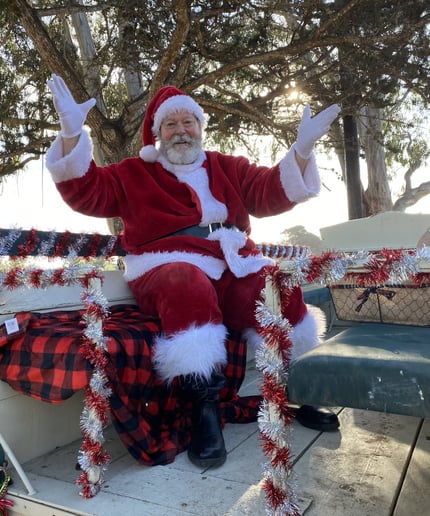 Gallery photo 4 of Santa Lee