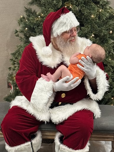 Gallery photo 1 of Santa Lee
