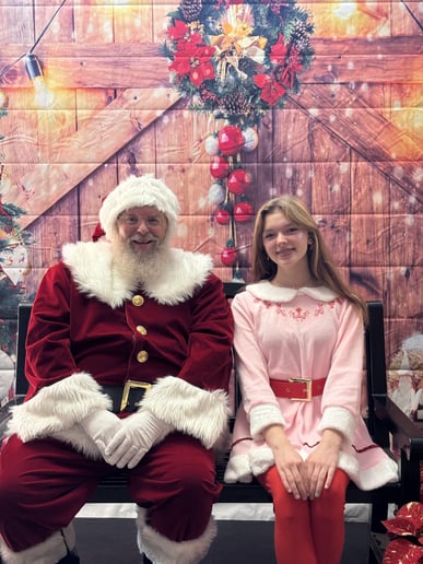 Gallery photo 15 of Santa Lee