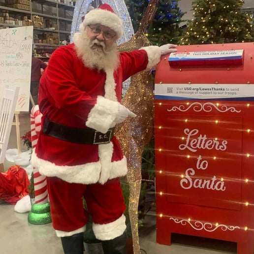 Gallery photo 1 of Santa Lee