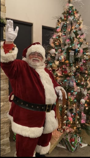 Gallery photo 7 of Santa Lonnie