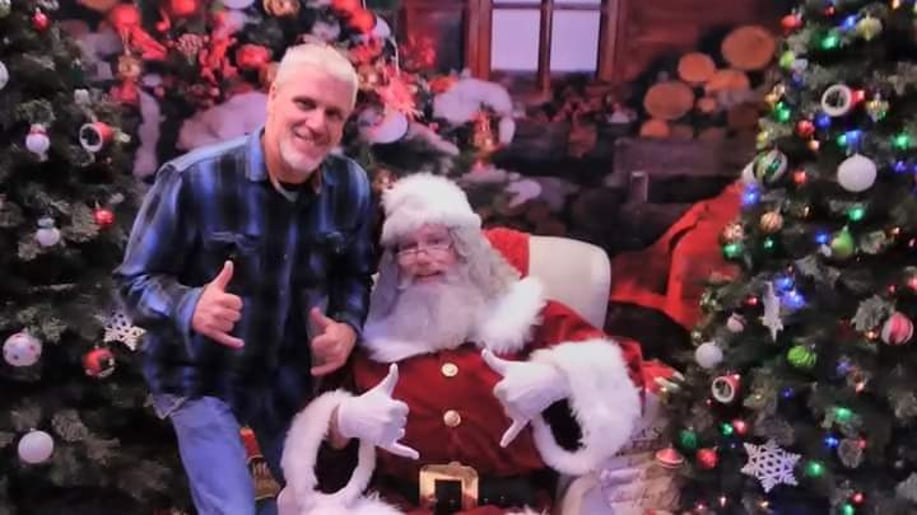 Gallery photo 2 of Santa Lyle