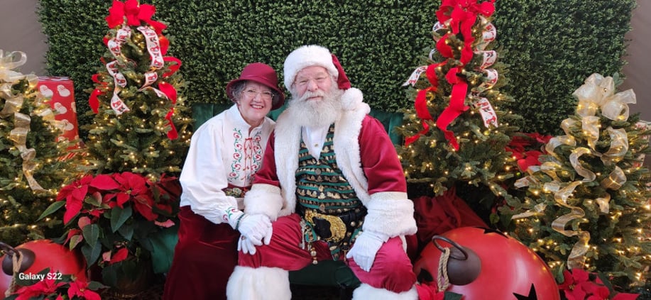Gallery photo 3 of Santa "Lynden"