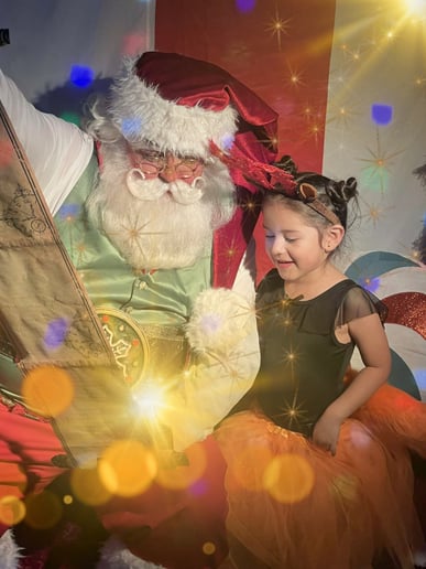 Gallery photo 11 of Santa M. Claus "Mathew Claus"