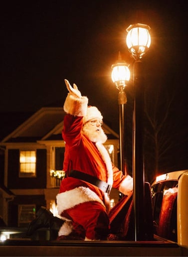 Gallery photo 1 of Santa Mac