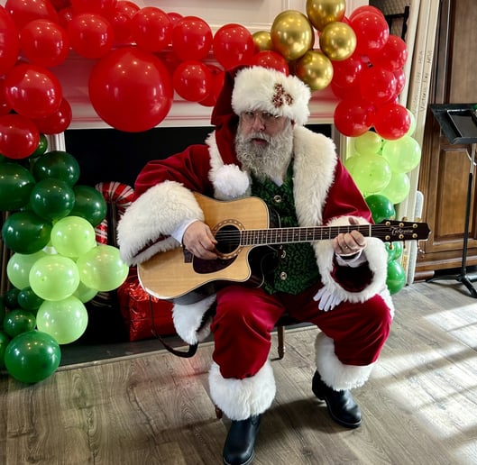 Gallery photo 9 of Santa Mac