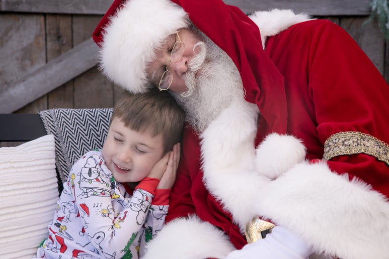 Gallery photo 1 of Santa Mac