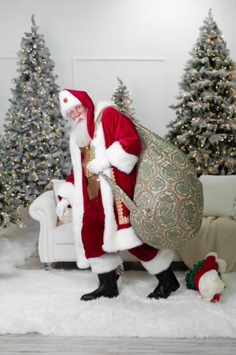 Gallery photo 2 of Santa Mac and Mrs. Merry Claus