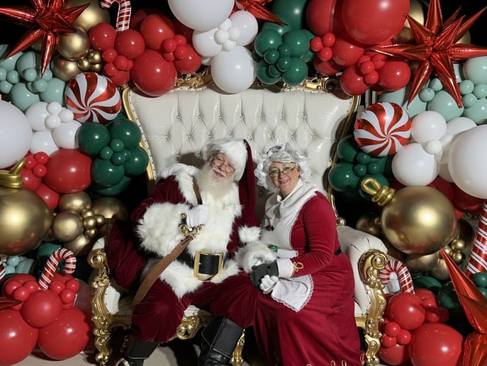 Gallery photo 1 of Santa Mack