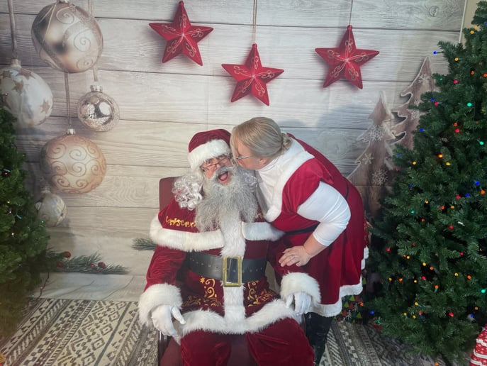 Gallery photo 1 of Santa Mark