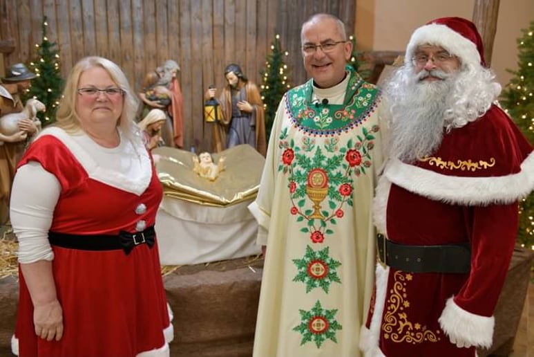 Gallery photo 7 of Santa Mark