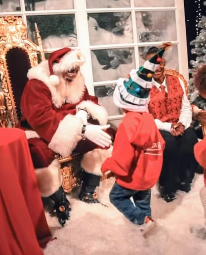 Gallery photo 8 of Santa Mark