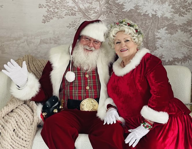 Gallery photo 2 of Santa Mas of Utah & Mrs. Claus