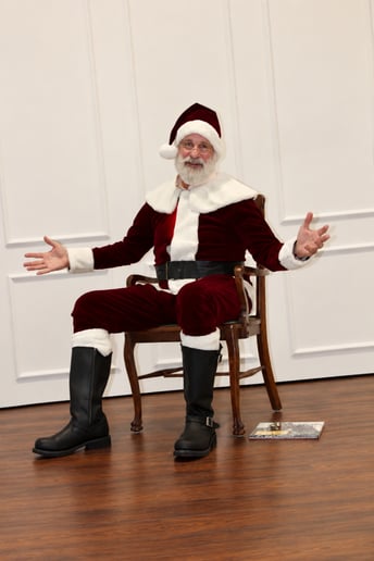 Gallery photo 3 of 'Santa' Matthew Schwarz