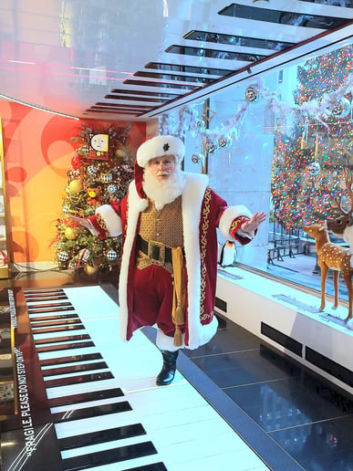 Gallery photo 19 of Santa Michael, The City Santa