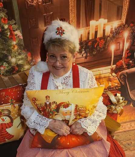 Gallery photo 2 of Santa Mock