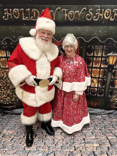 Gallery photo 9 of Santa Chuck & Mrs Claus