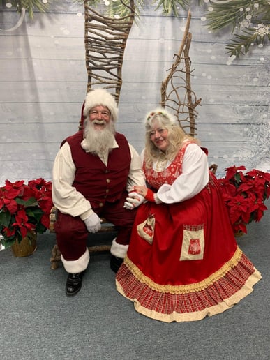 Gallery photo 5 of Santa Gary & Mrs. Claus