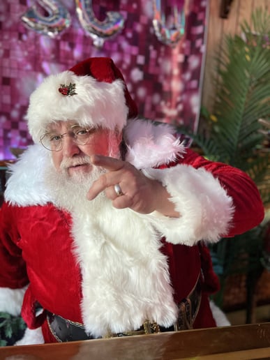 Gallery photo 5 of Santa Cisco & Mrs. Claus