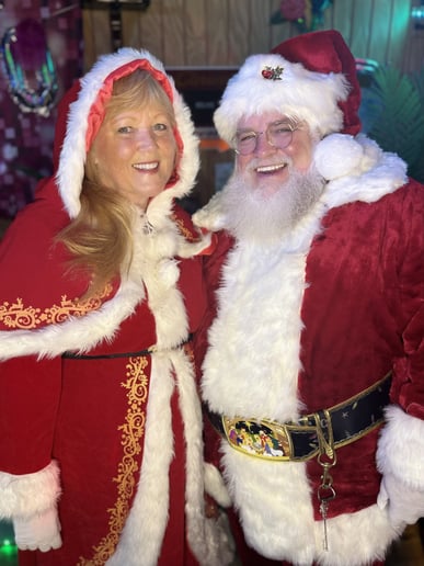 Gallery photo 4 of Santa Cisco & Mrs. Claus