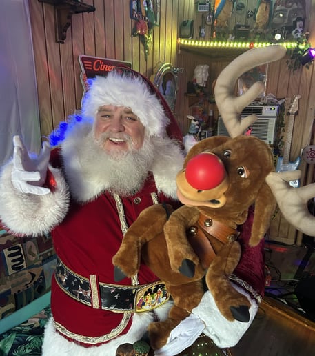 Gallery photo 12 of Santa Cisco & Mrs. Claus