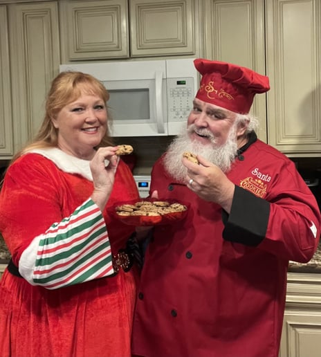 Gallery photo 27 of Santa Cisco & Mrs. Claus