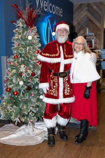 Gallery photo 2 of Santa Clay & Mrs. Claus Together