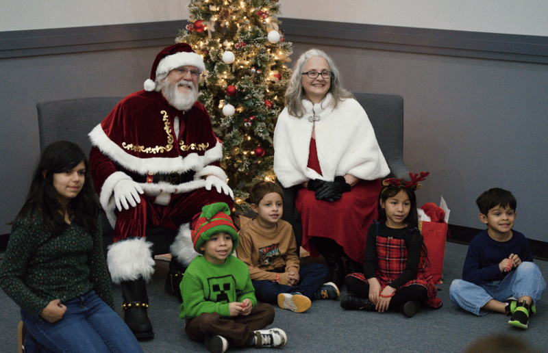 Gallery photo 30 of Santa Clay & Mrs. Claus Together