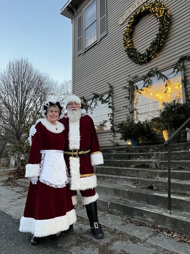 Gallery photo 3 of Santa Andrew & Mrs. Janet Claus
