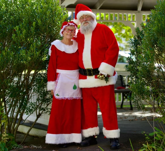 Gallery photo 4 of Santa Andrew & Mrs. Janet Claus
