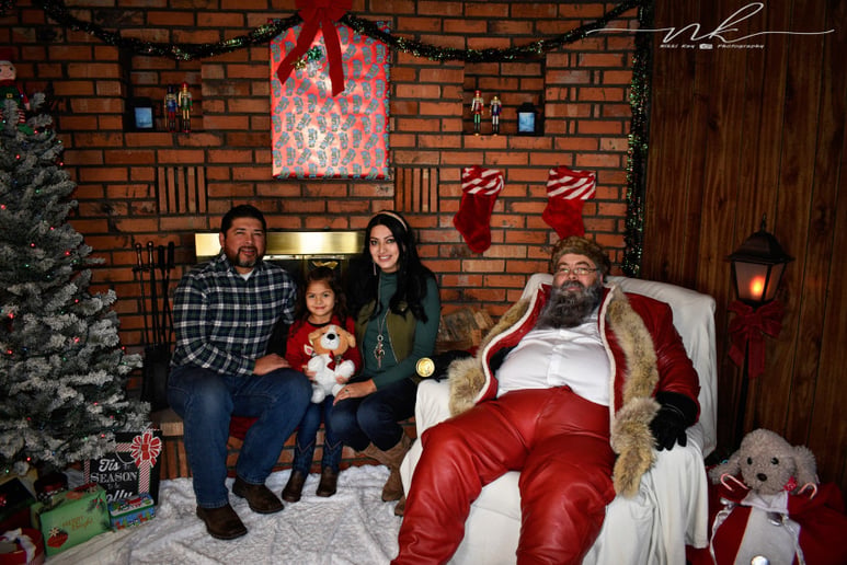Gallery photo 5 of Santa Murphy