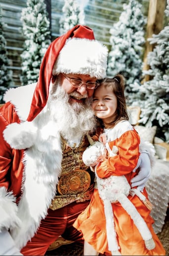Gallery photo 2 of Santa Murphy