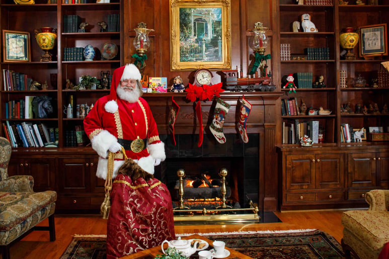 Gallery photo 21 of Santa Najib & Mama Claus