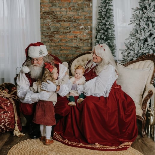 Gallery photo 12 of Santa Najib & Mama Claus