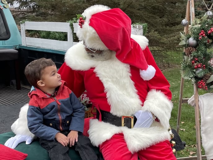 Gallery photo 2 of Detroit Santa Snow