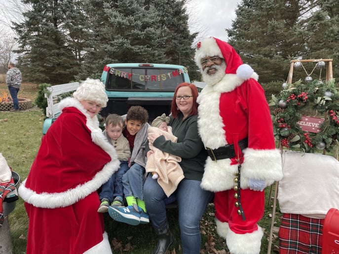 Gallery photo 7 of Detroit Santa Snow