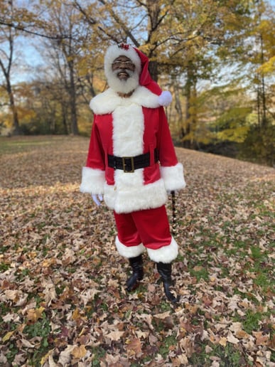 Gallery photo 11 of Detroit Santa Snow