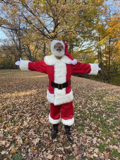 Gallery photo 12 of Detroit Santa Snow